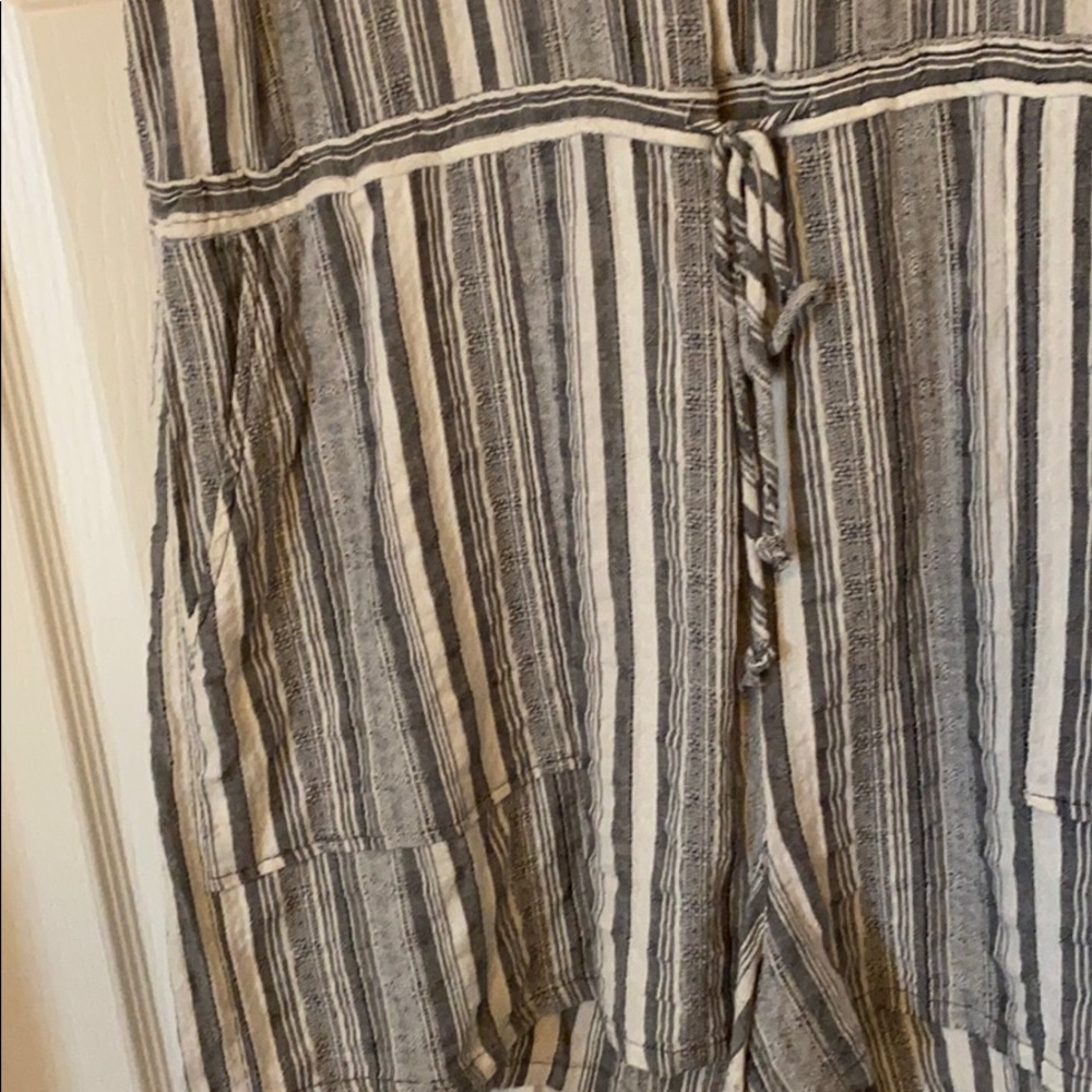 Striped Romper - Picture 3 of 4